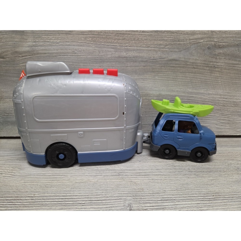 Fisher-Price Little People Songs & Sounds Camper Playset Car Dog Grill GHL17 B5 - Picture 4 of 4